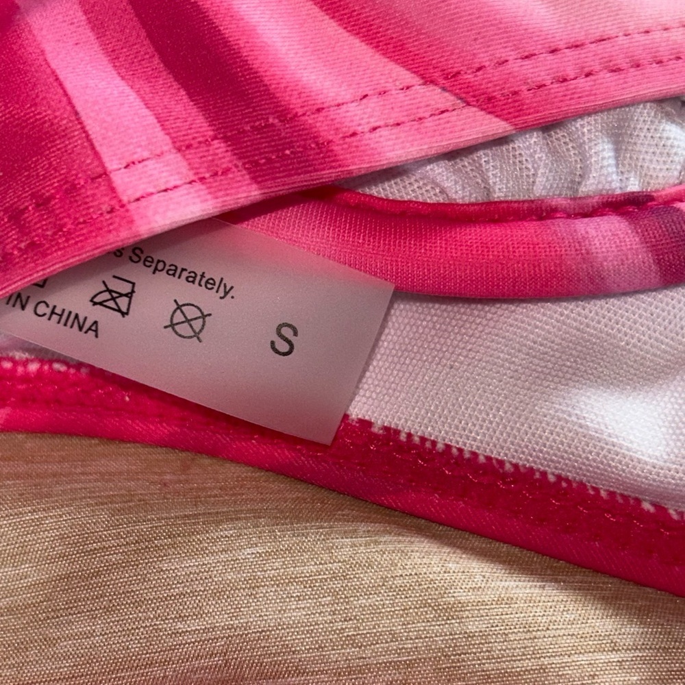 NWOT women’s one piece swimsuit/w hip  wrap - Picture 5 of 5